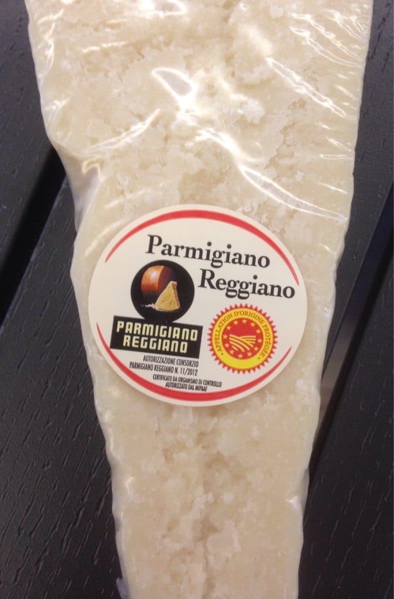 Open Food Facts Parmigiano Reggiano AOP packshot