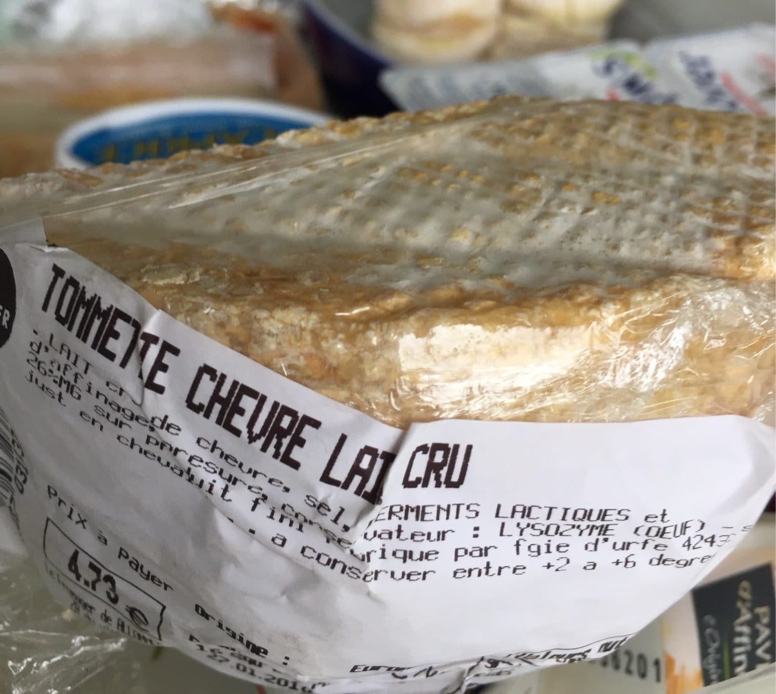 Grand Frais Tomette chevre lait cru packshot