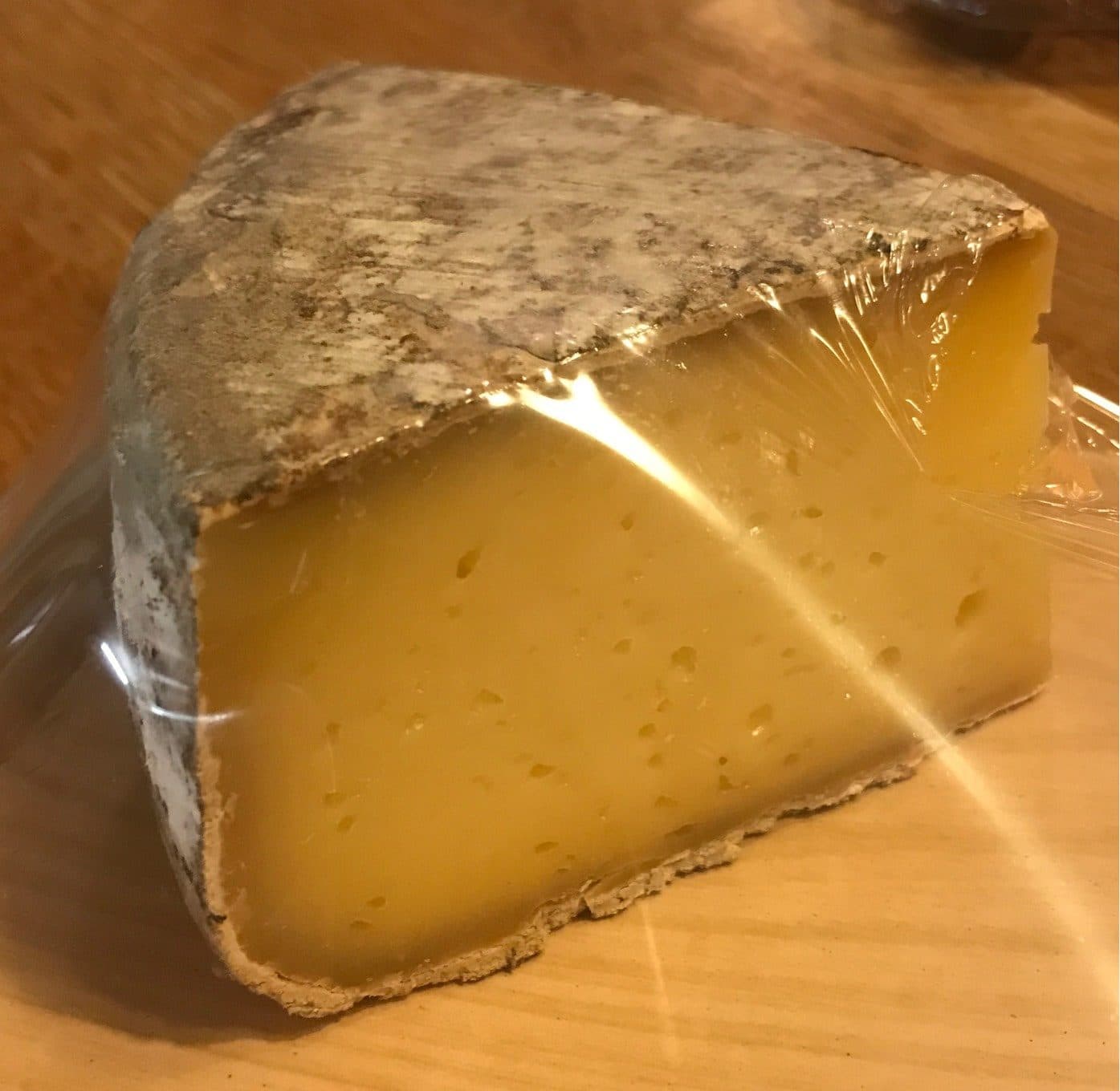 Grand Frais Tomme de savoie IGP packshot