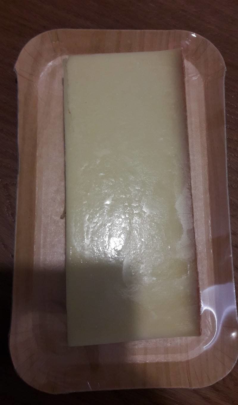 Le Fromager des Halles Beaufort ete aop packshot