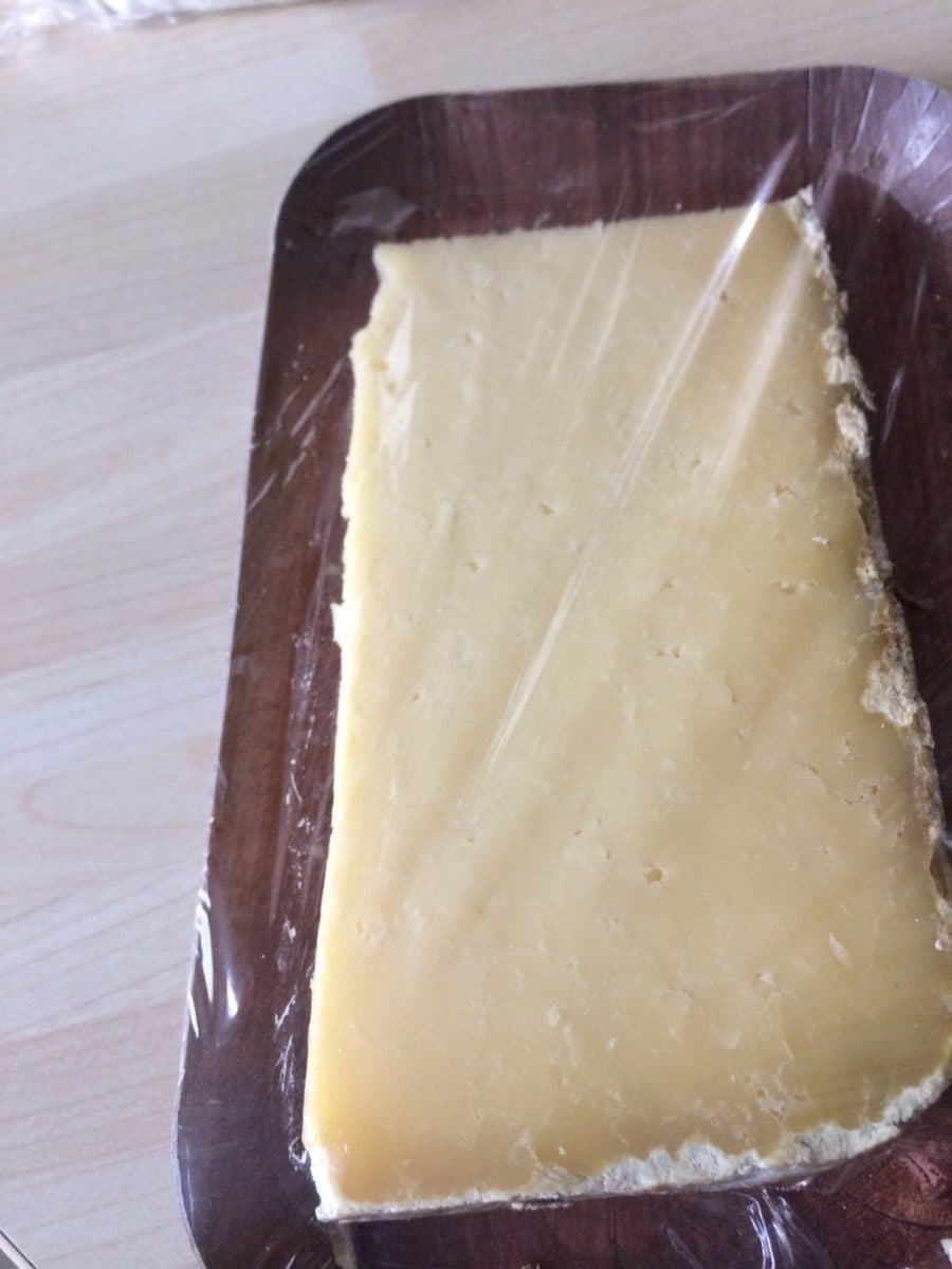 Open Food Facts Cantal entre deux packshot