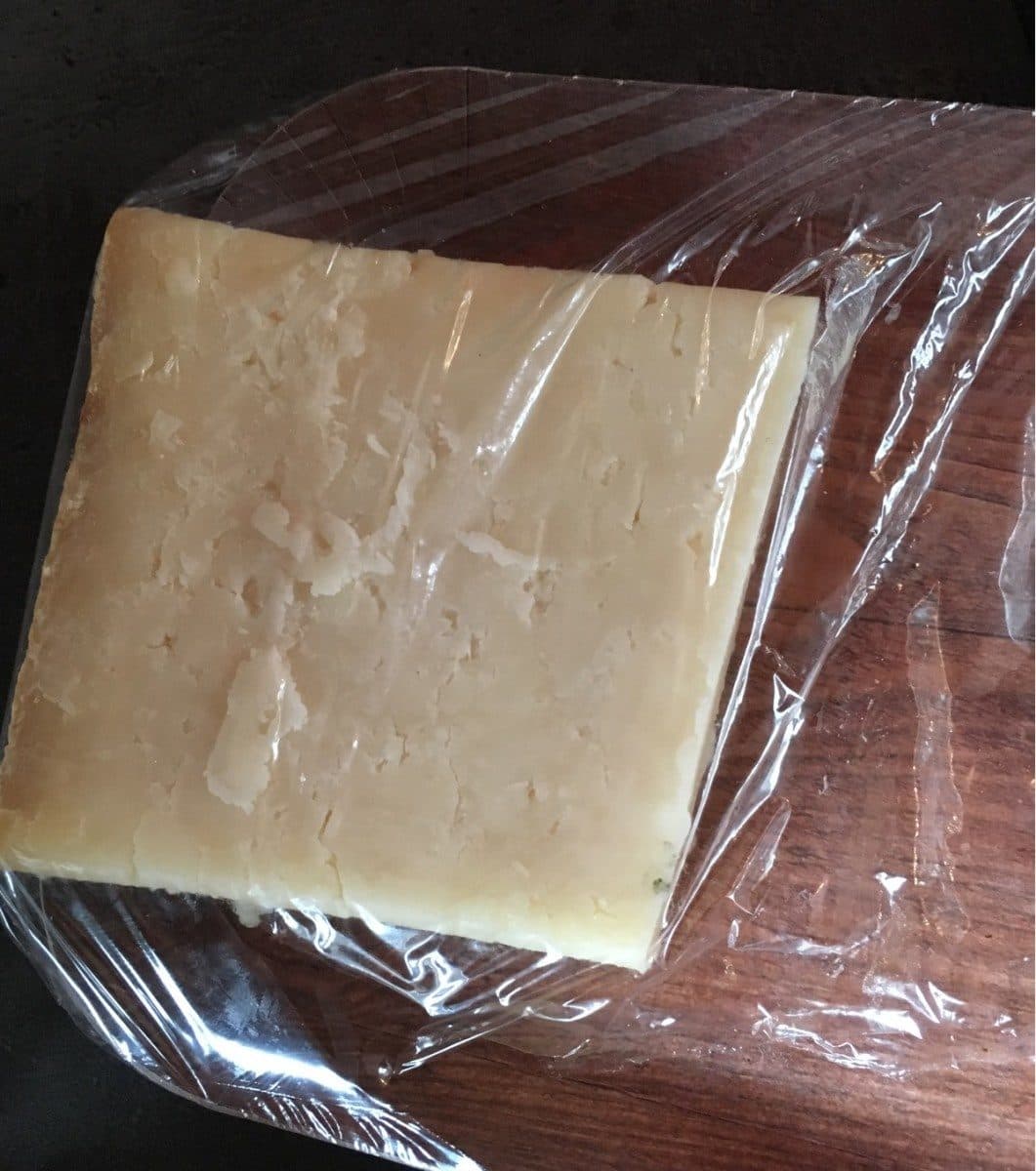 Open Food Facts Cantal jeune aop packshot