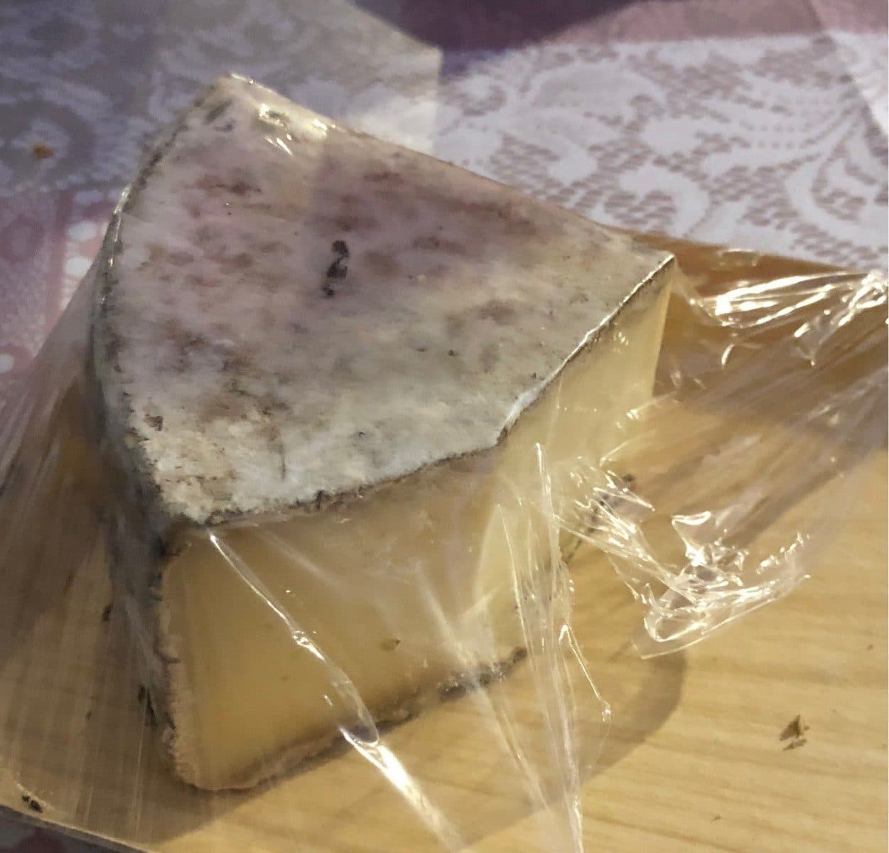 Le Fromager Des Halles Tome des bauges aop packshot