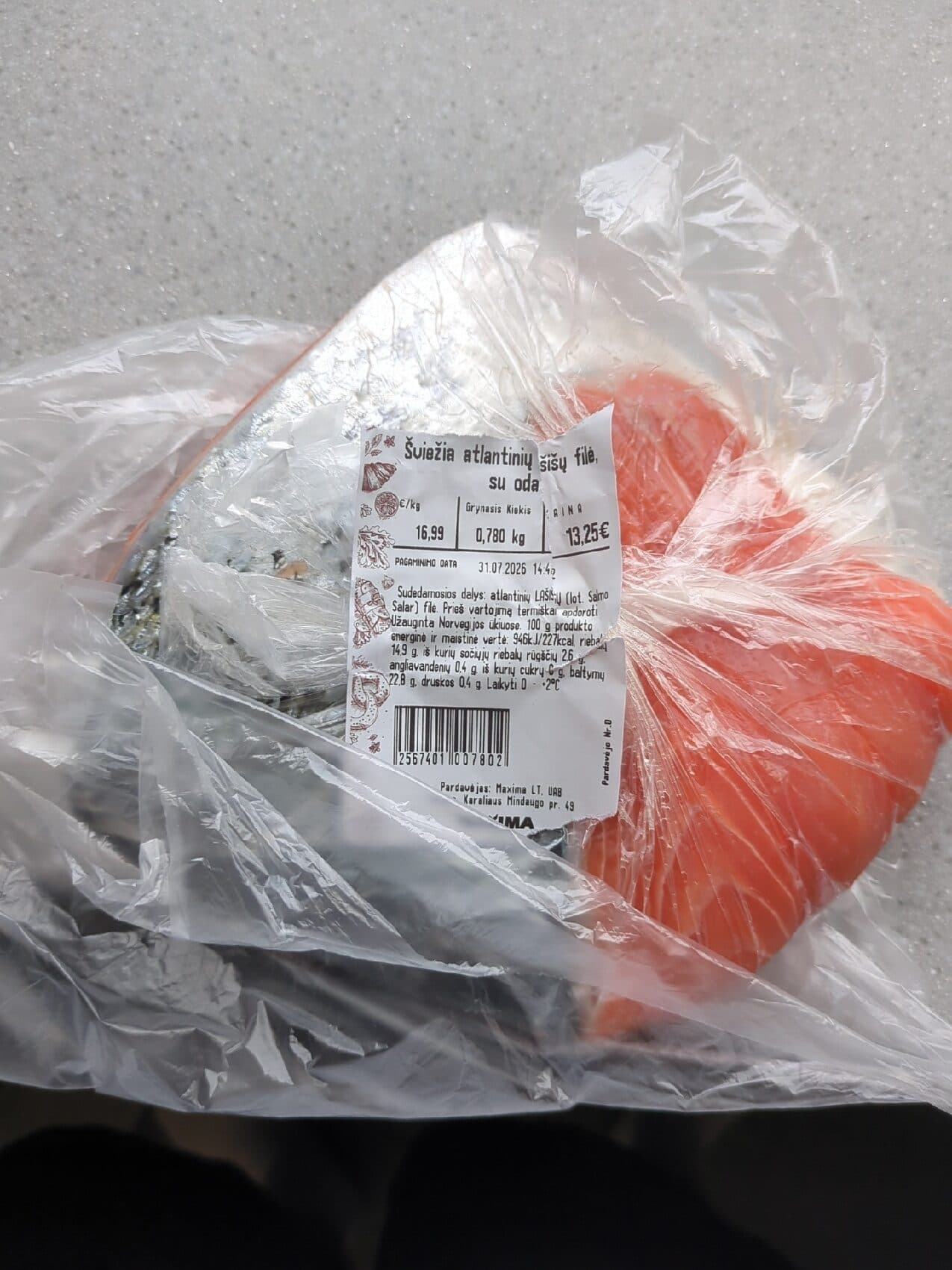 Maxima Šviežia atlantinių lašišų file su oda packshot
