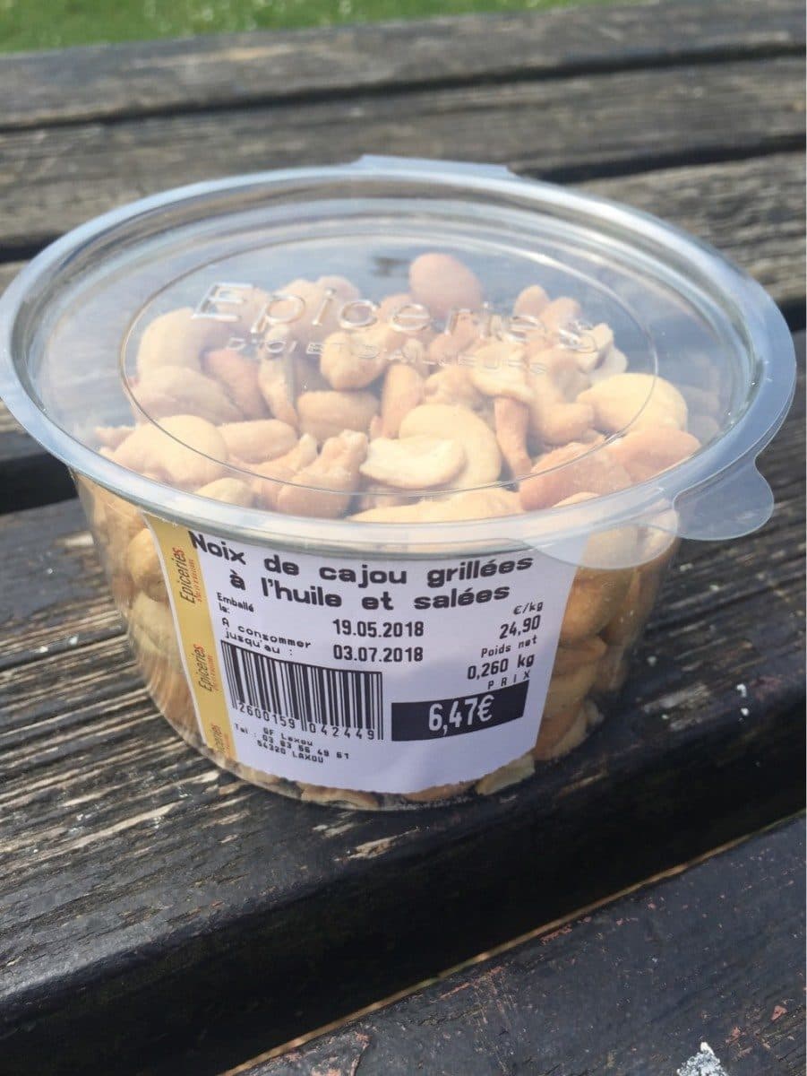 Open Food Facts Noix de cajou grillées à l'huile et salées packshot