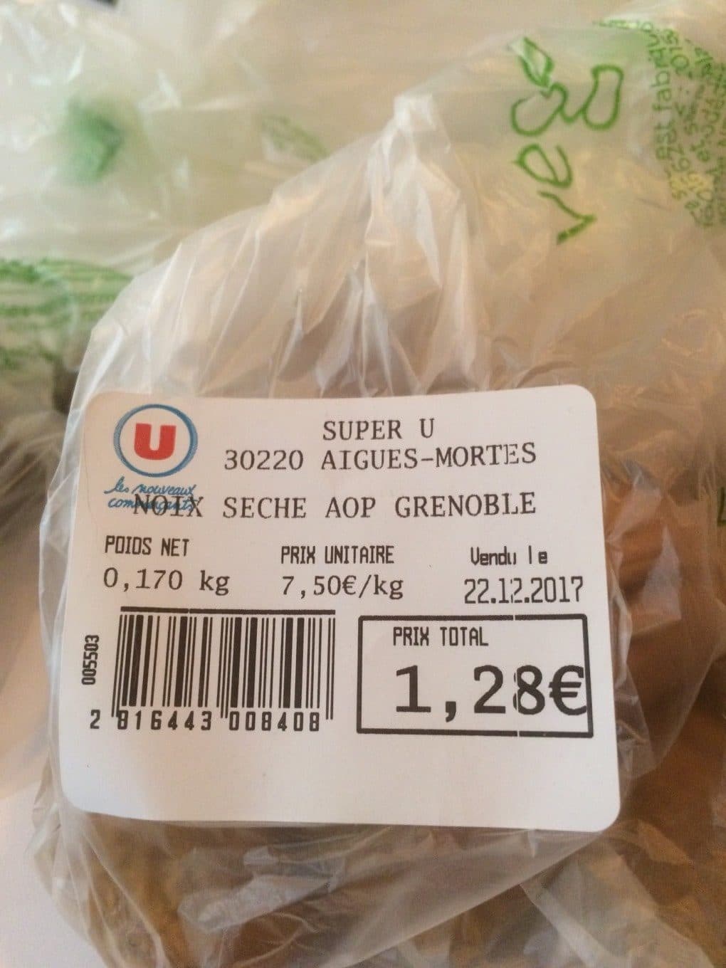 Aop Grenoble Noix sêches packshot