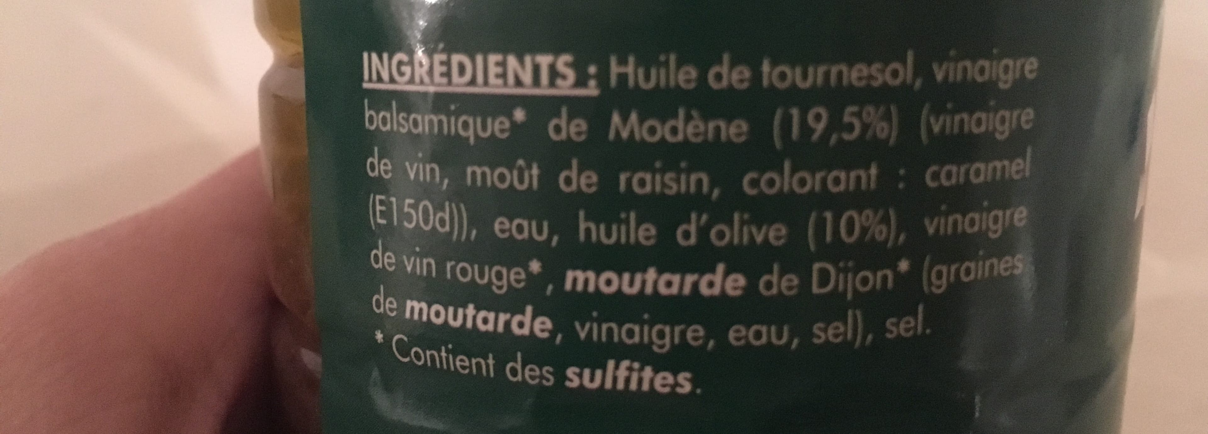 Tête Noire Vinaigrette au Vinaigre Balsamique et Huile d'Olive packshot