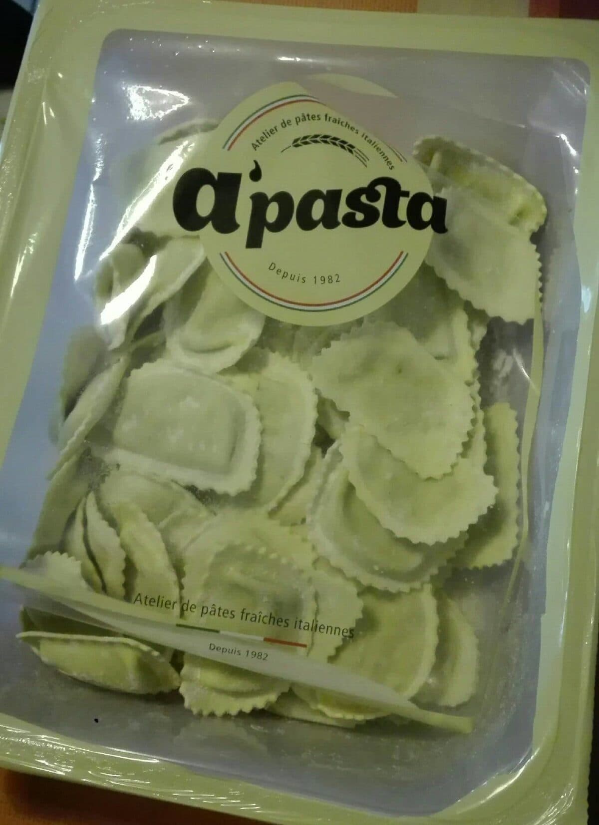 Open Food Facts Mezza luna aux cêpes (3526) packshot