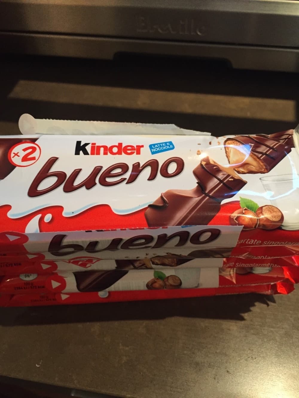 Kinder Kinder Bueno packshot