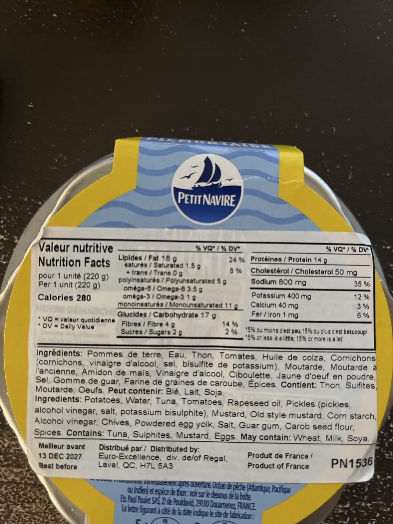 Petit Navire Au Coeur de la région Piémontaise packshot
