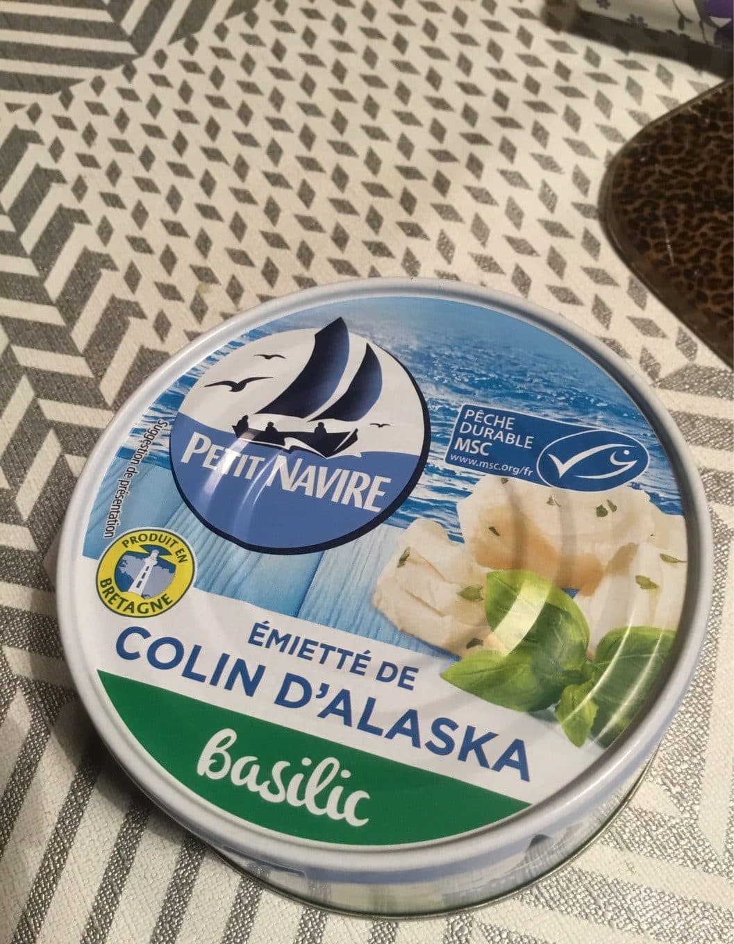 Petit navire Poisson packshot