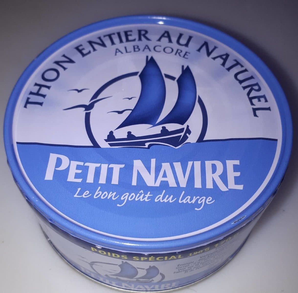 Petit navire Thon entier au naturel packshot