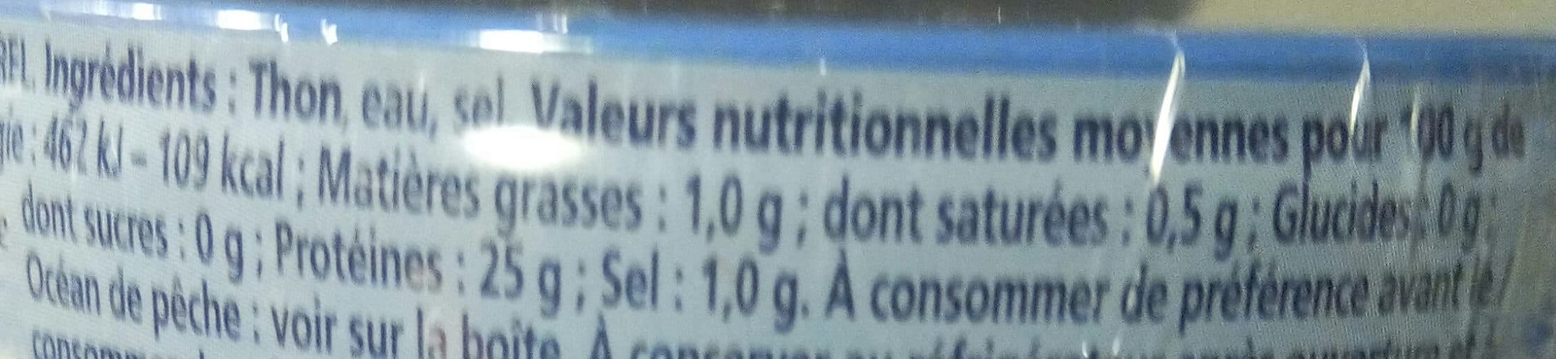 Petit navire Thon entier au naturel packshot