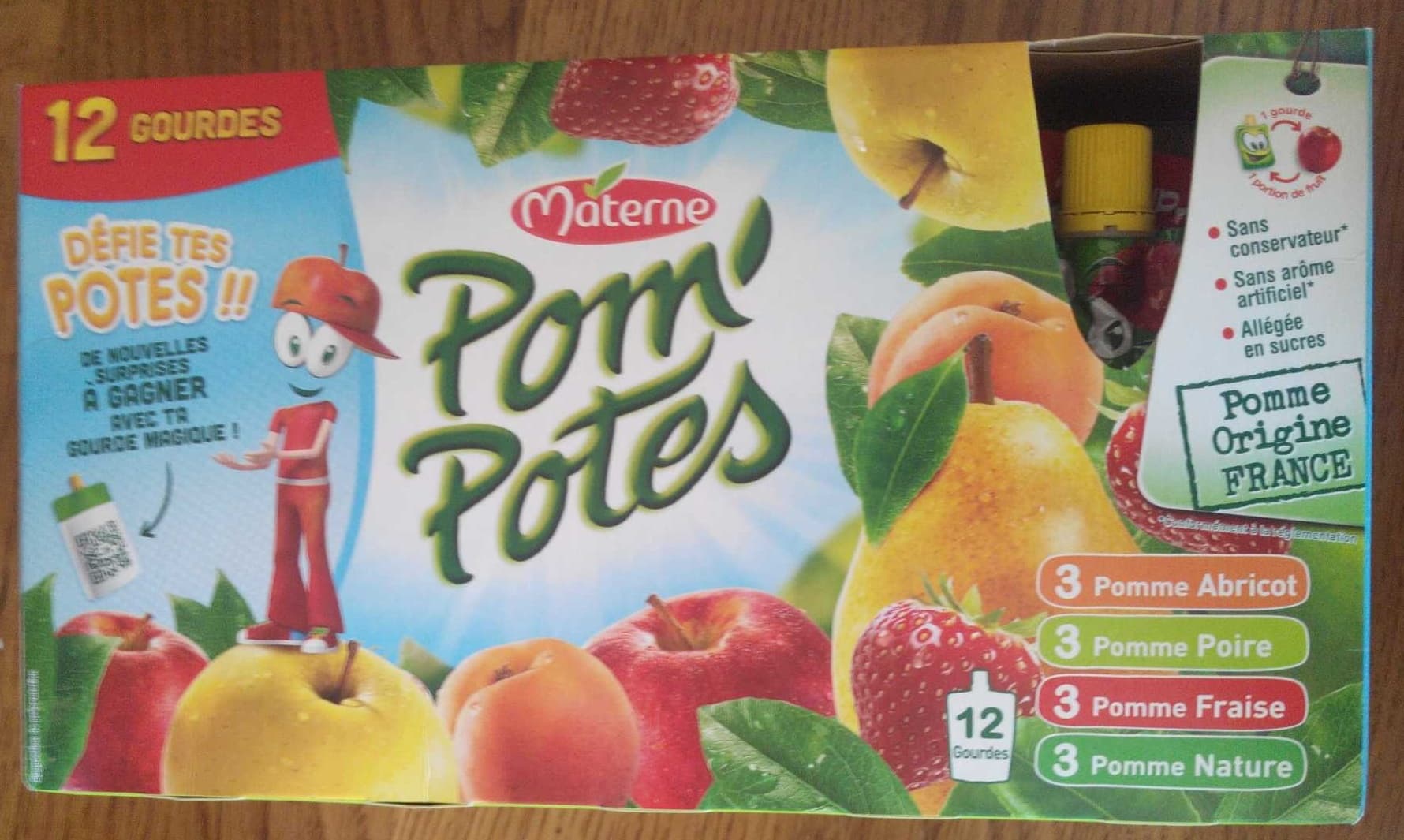 Materne Pom' Potes Pomme Abricot, Poire, Fraise, Nature packshot