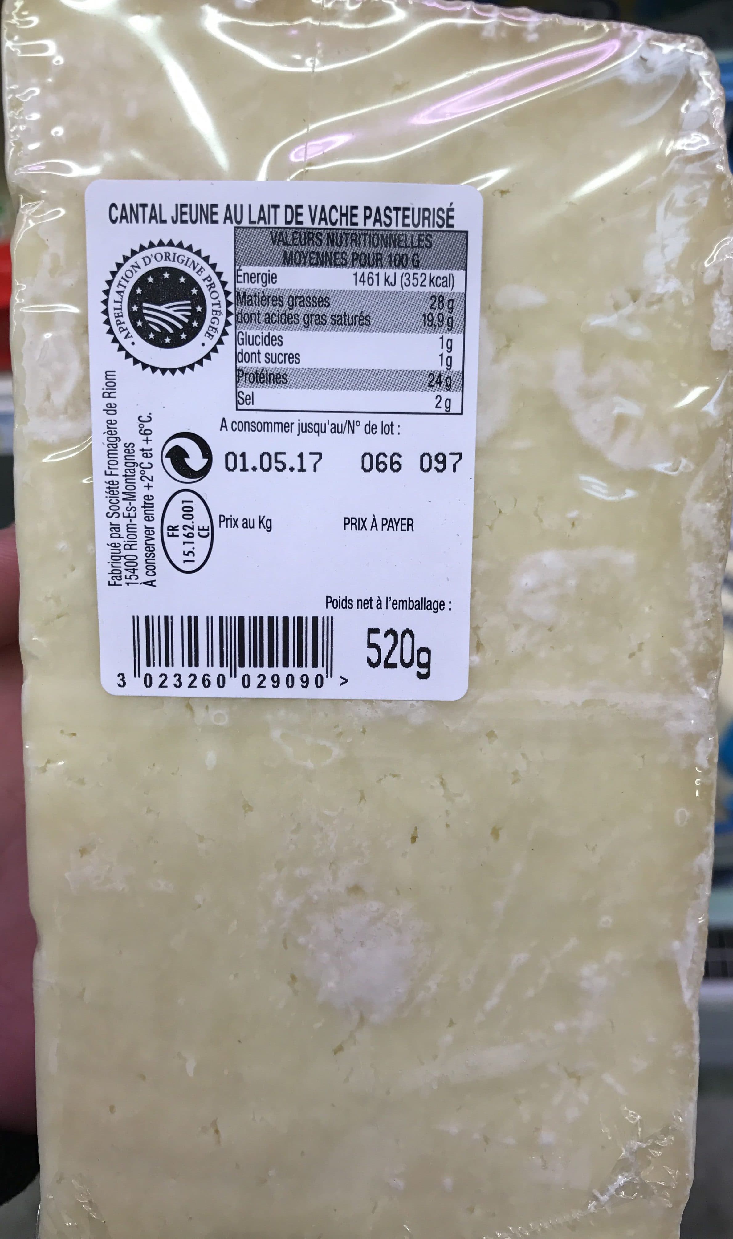 Sans marque Cantal jeune au lait de vache pasteurisé packshot