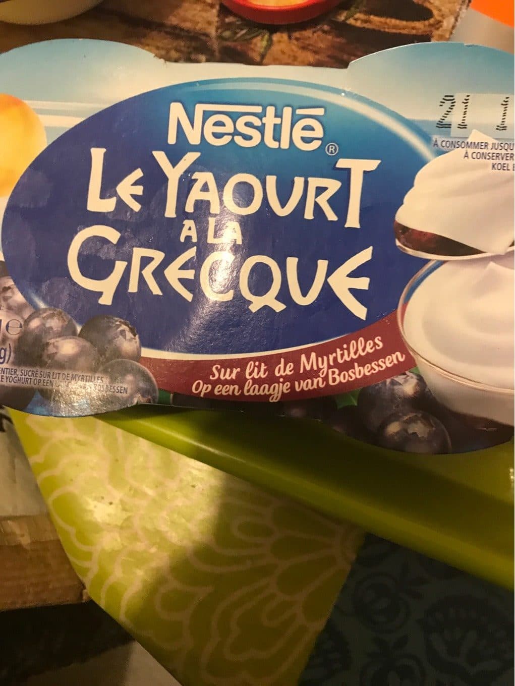 Nestlé Le Yaourt à la Grecque sur Lit de Myrtilles packshot