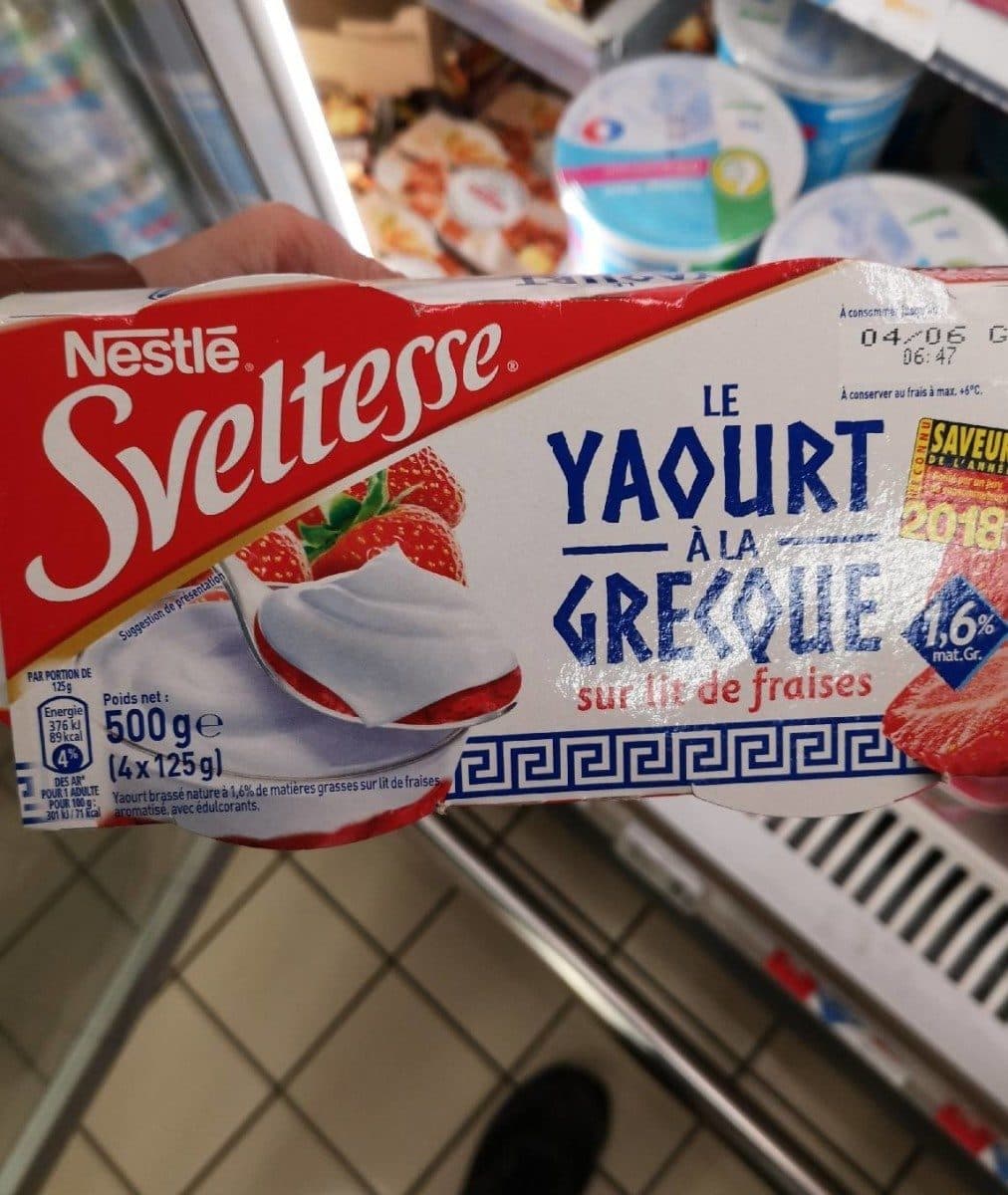 Nestlé Yaourt grecque fraise packshot