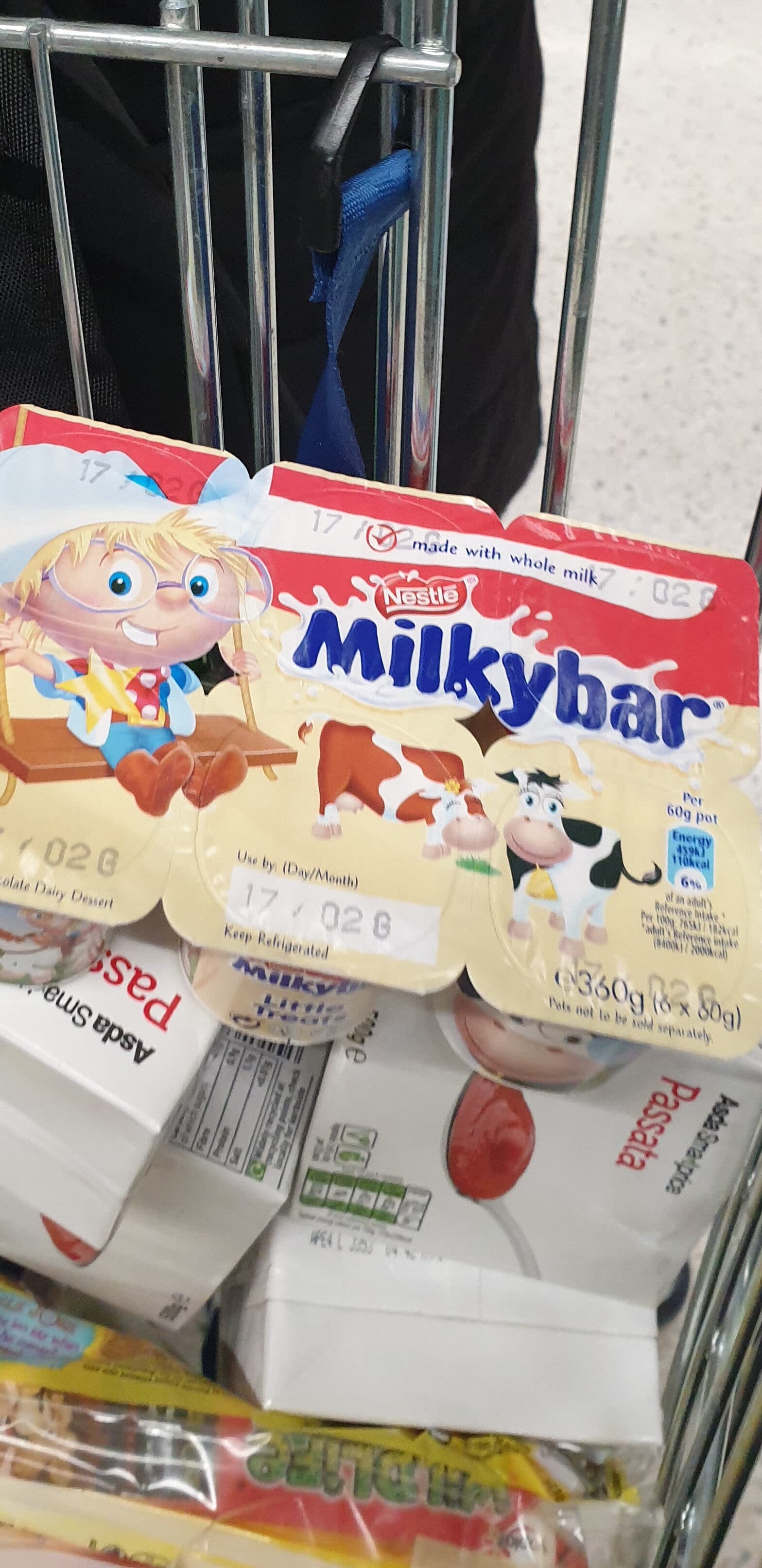 Nestlé Milkybar Little Treats packshot
