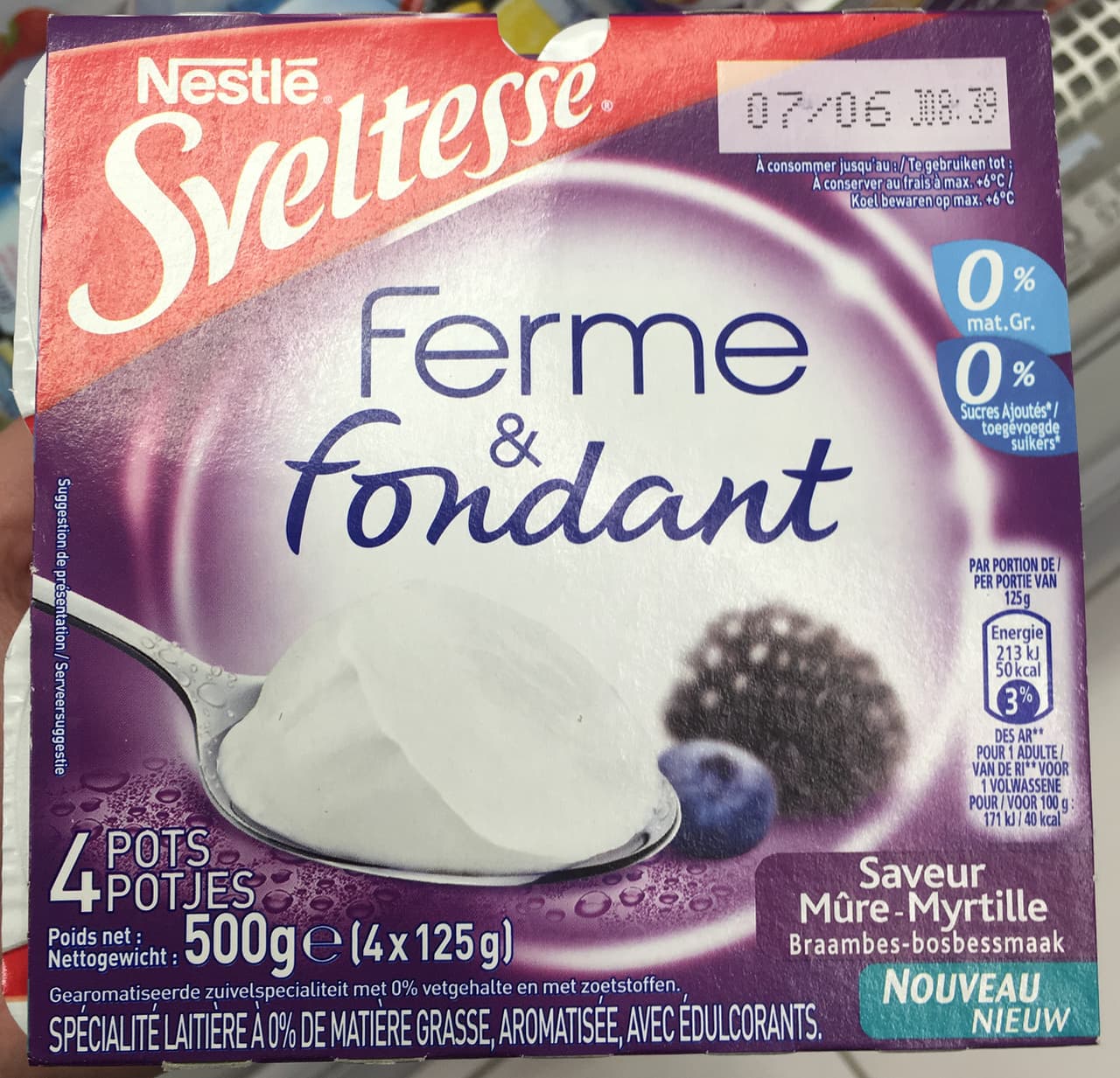 Nestlé Sveltesse Ferme & Fondant saveur Mûre-Myrtille packshot