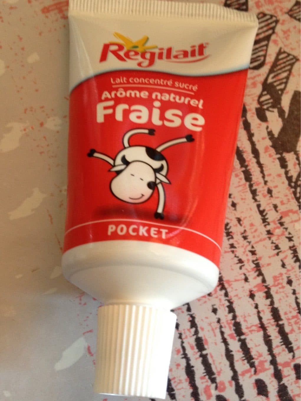 Regilait Lait concentré sucré fraise packshot