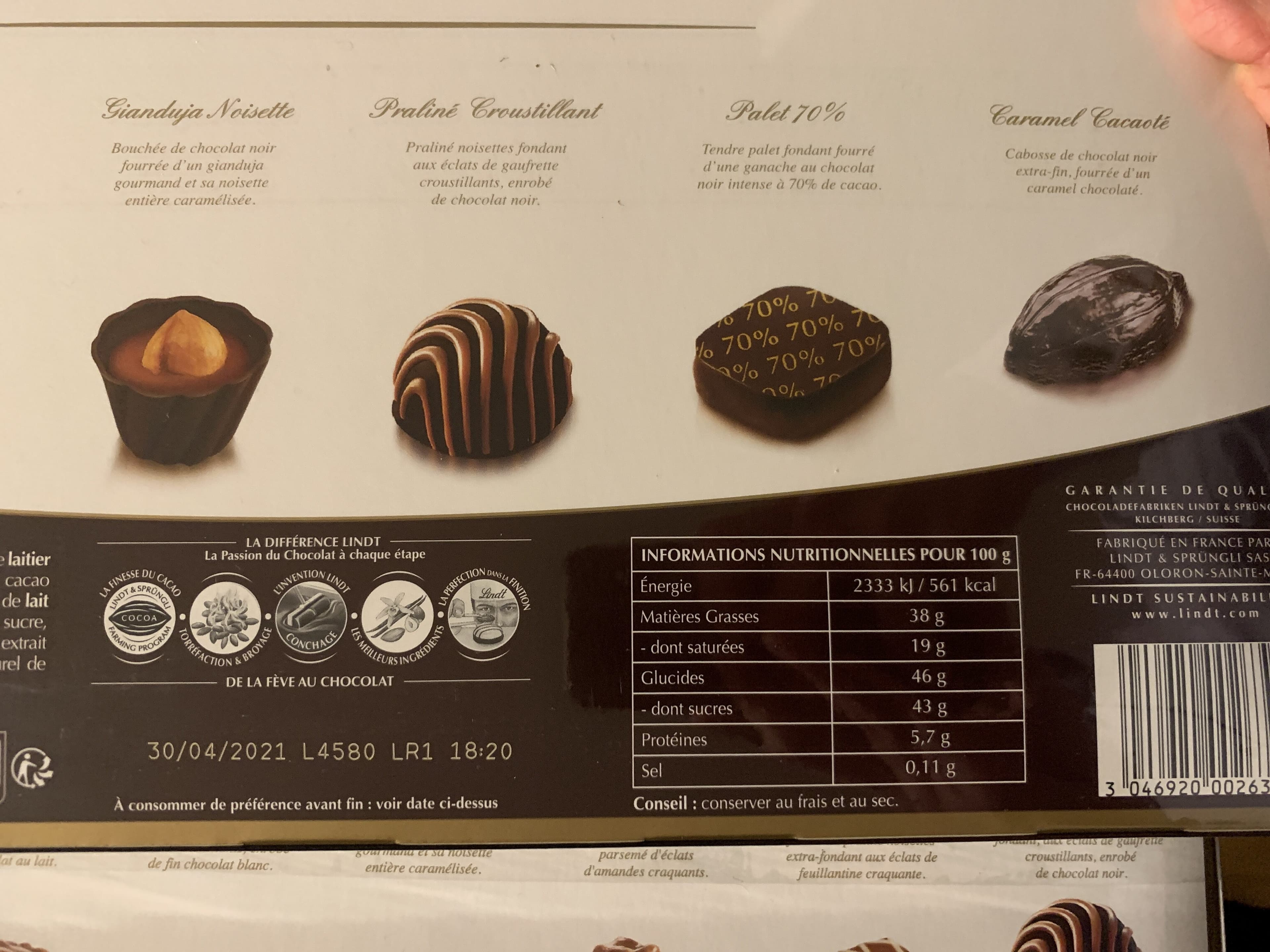 Lindt Noir selection packshot