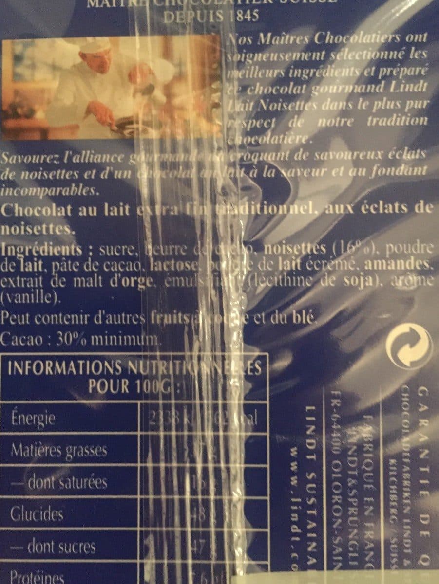 Lindt Chocolat aux lait et aux noisettes packshot