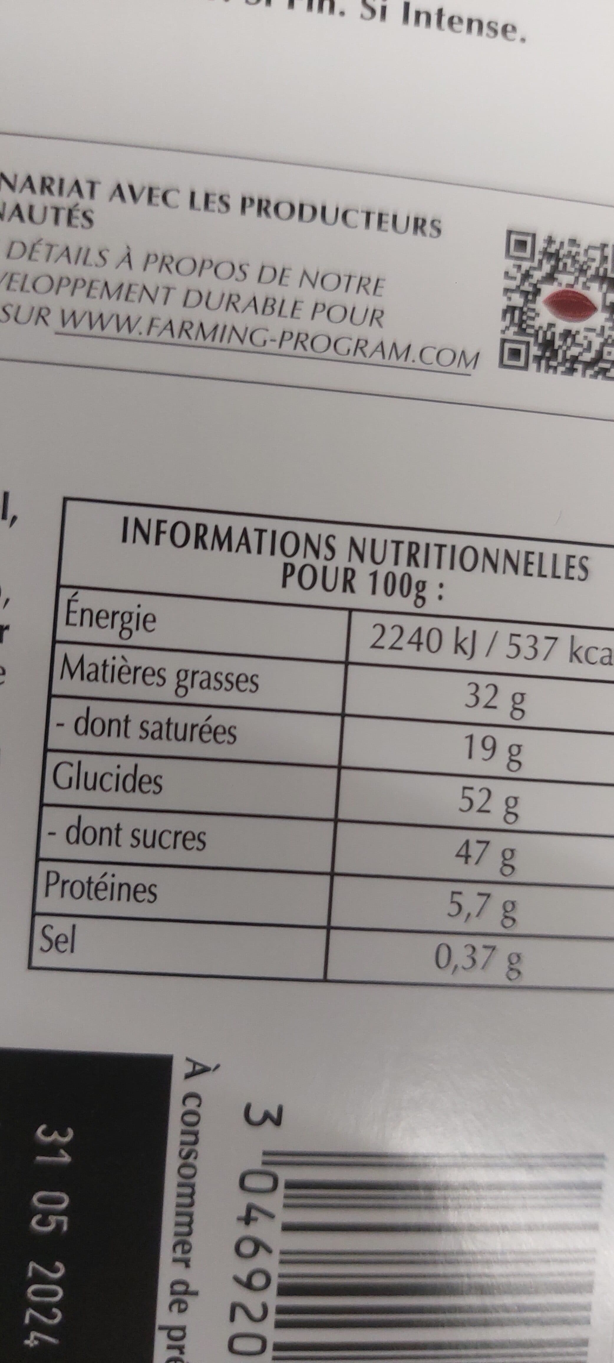 Lindt EXCELLENCE Excellence Noir à la Pointe de Fleur de Sel packshot