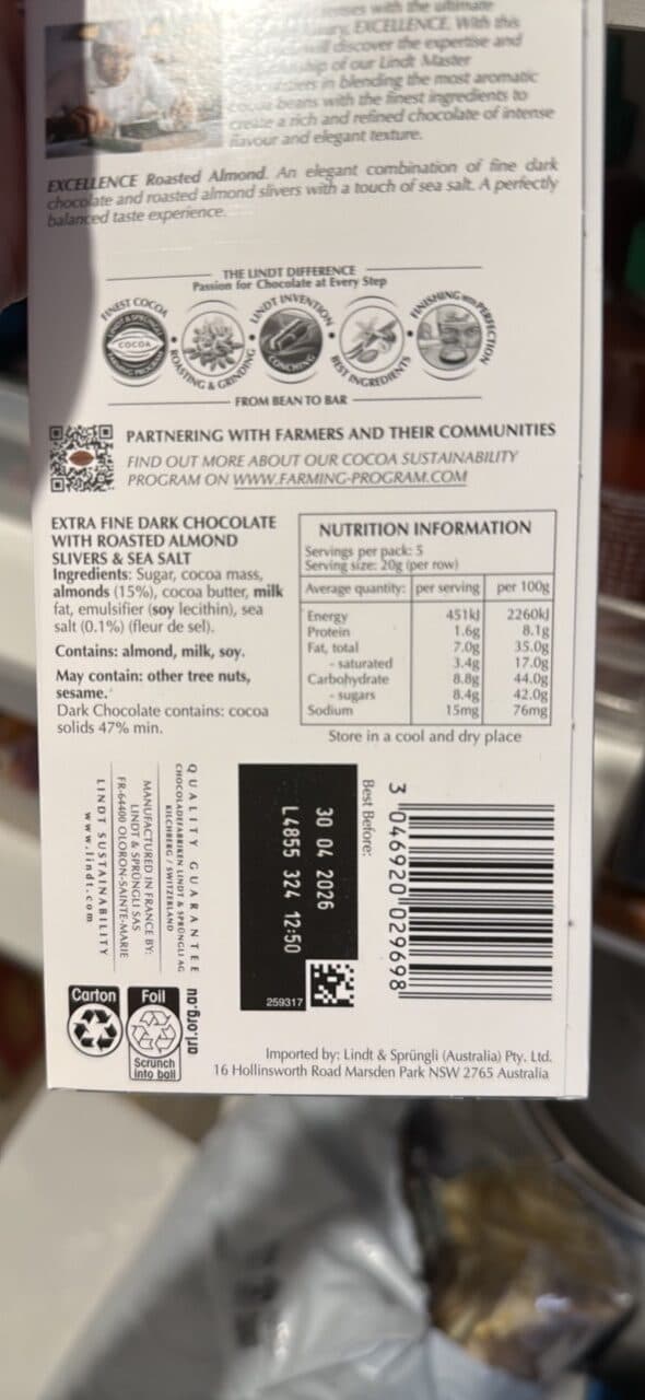 Lindt Excellence Amandes grillées Noir packshot