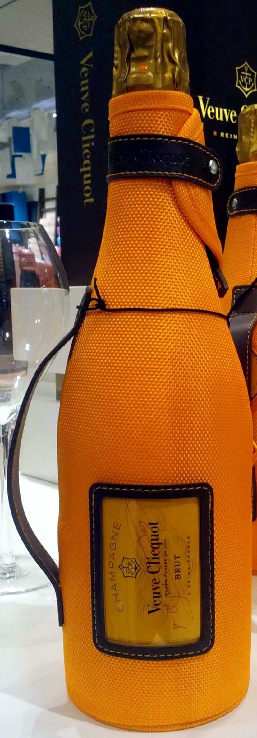Veuve Clicquot Ponsardin Veuve Clicquot Ponsardin (jacket) packshot
