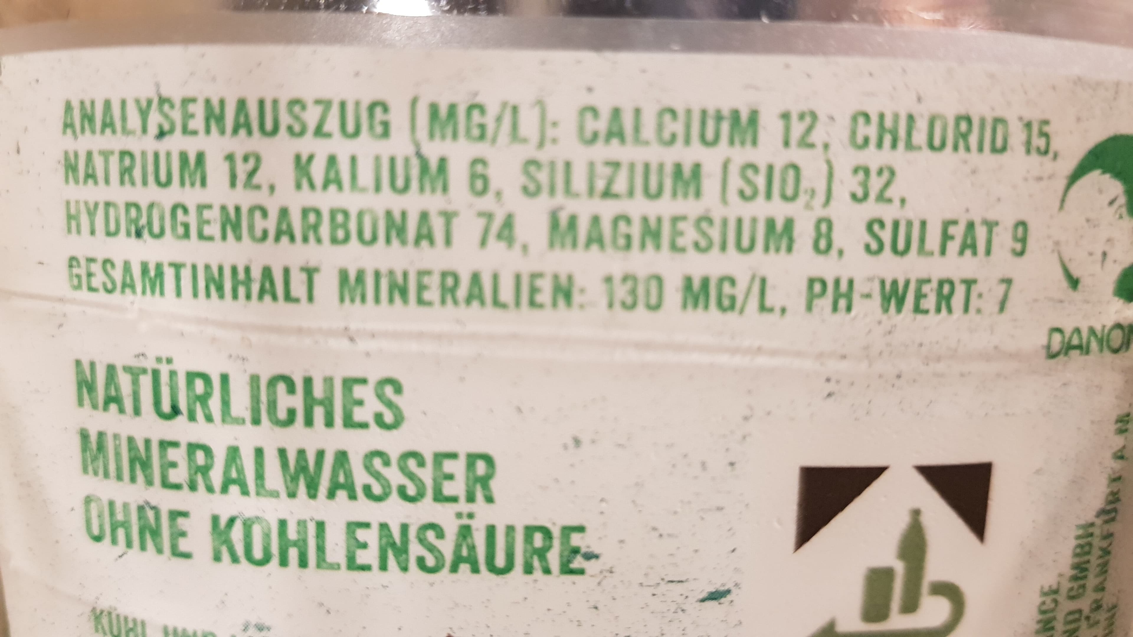 Volvic Wasser Volvic naturelle, 6erPack packshot
