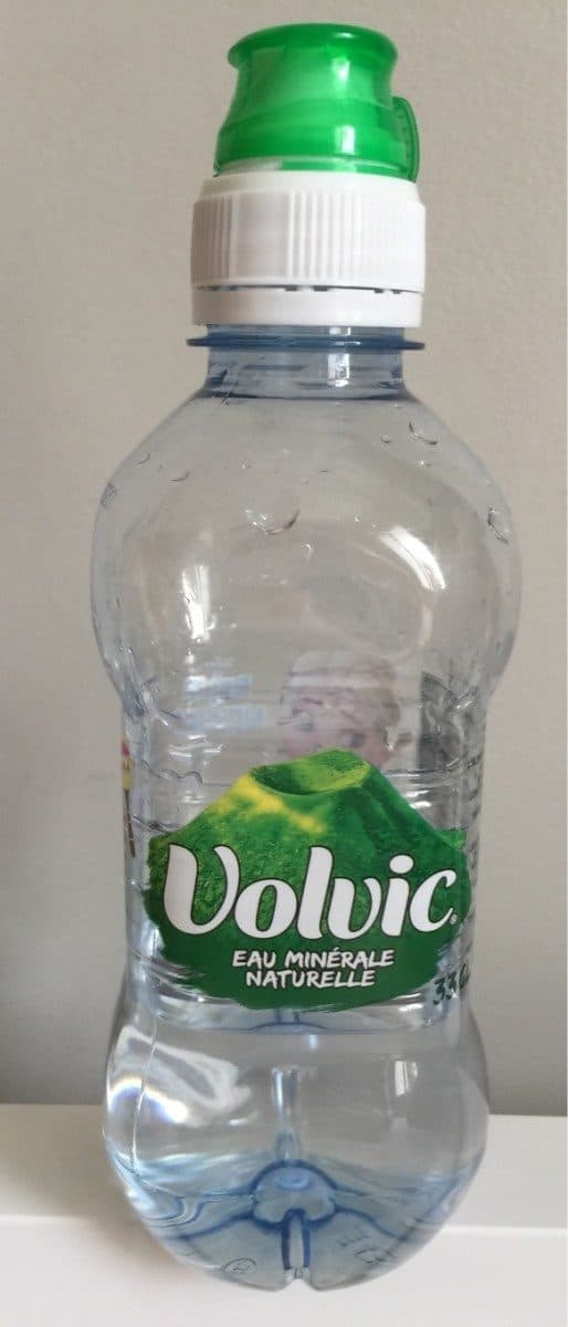 Volvic Eau minerale naturelle packshot