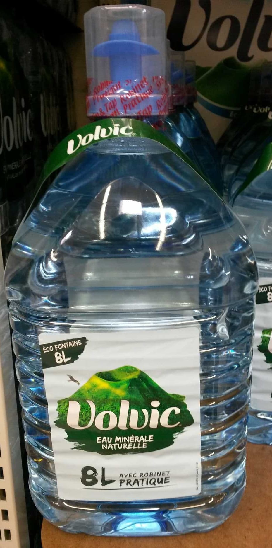 Volvic Eau minérale naturelle packshot