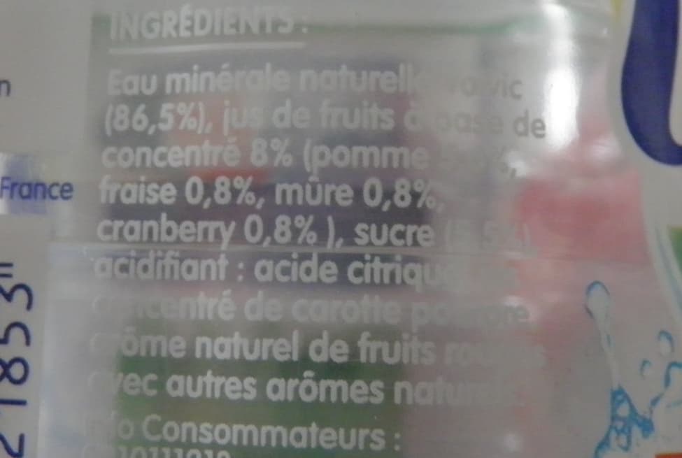 Volvic Juicy au jus de omme - Fruits rouges packshot