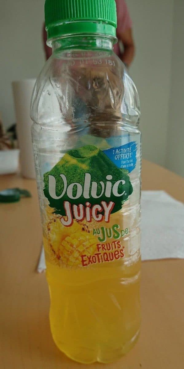 Volvic Volvic juicy fruits exotiques packshot