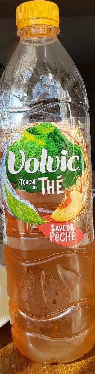 Volvic Volvic touche de thé saveur pêche packshot