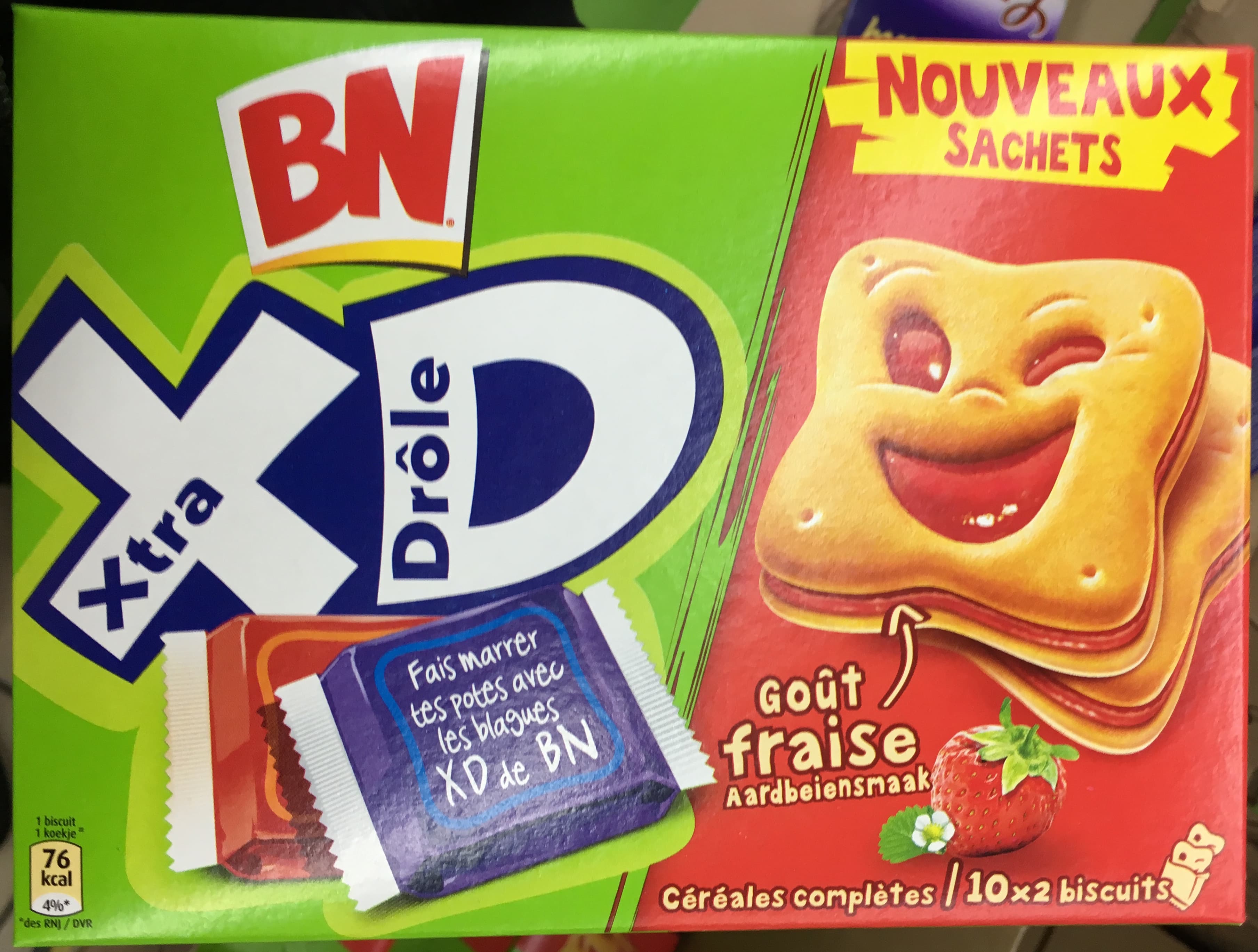 BN Xtra Drôle - Biscuits fourrés goût fraise packshot