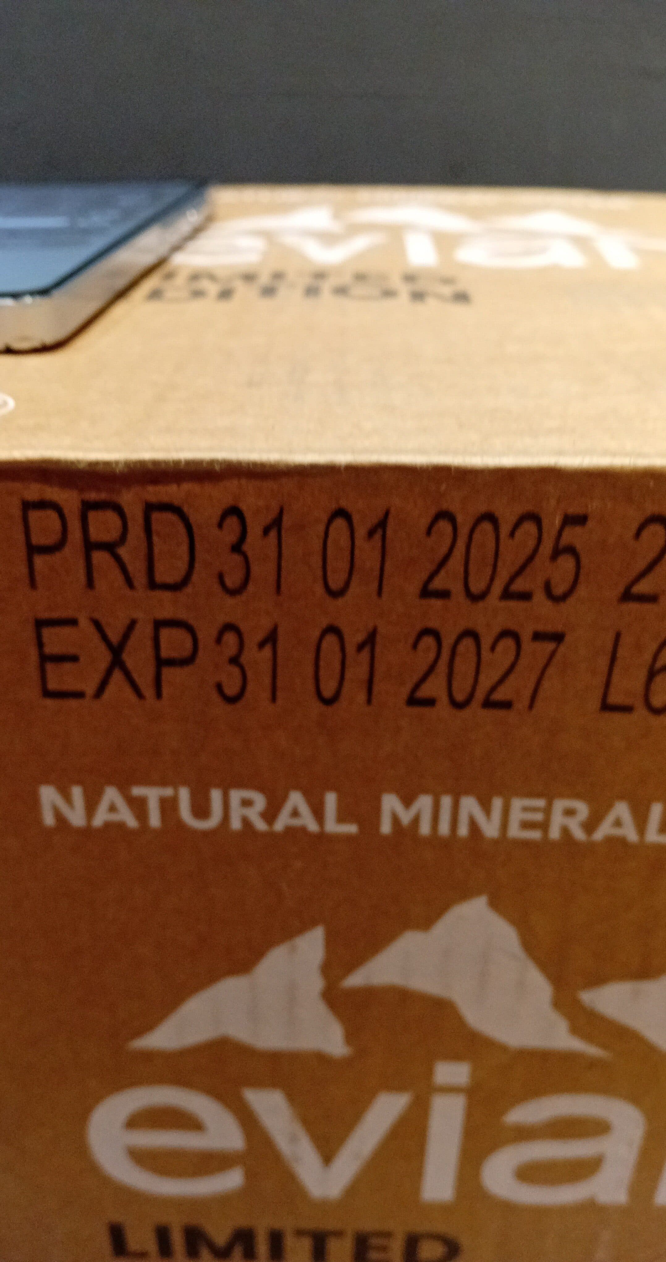 Évian 1 packshot