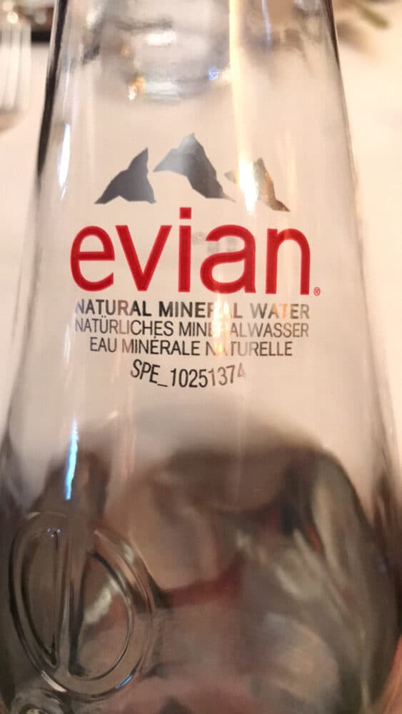 Evian Evian 0,75l Glas MW - EW Premium packshot