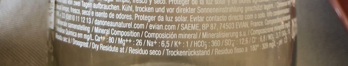 Evian Eau Minérale Naturelle packshot