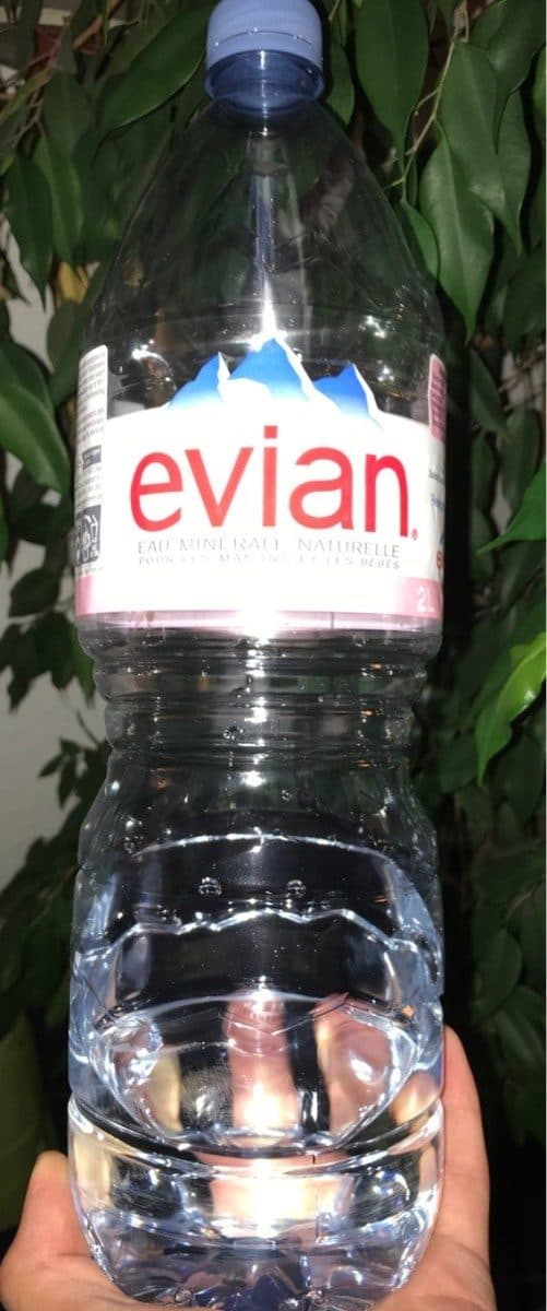 Evian Evian packshot