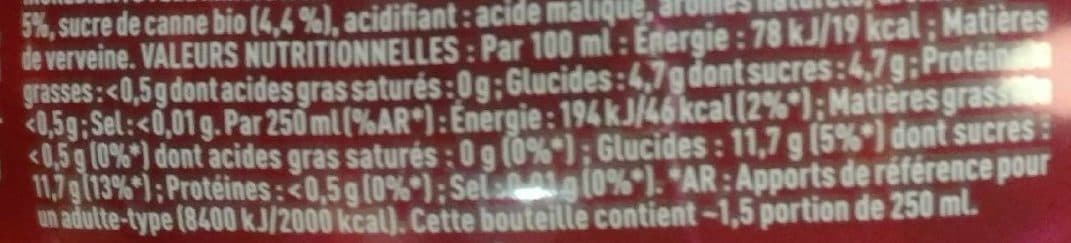 Evian Evian Fruits et Plantes packshot