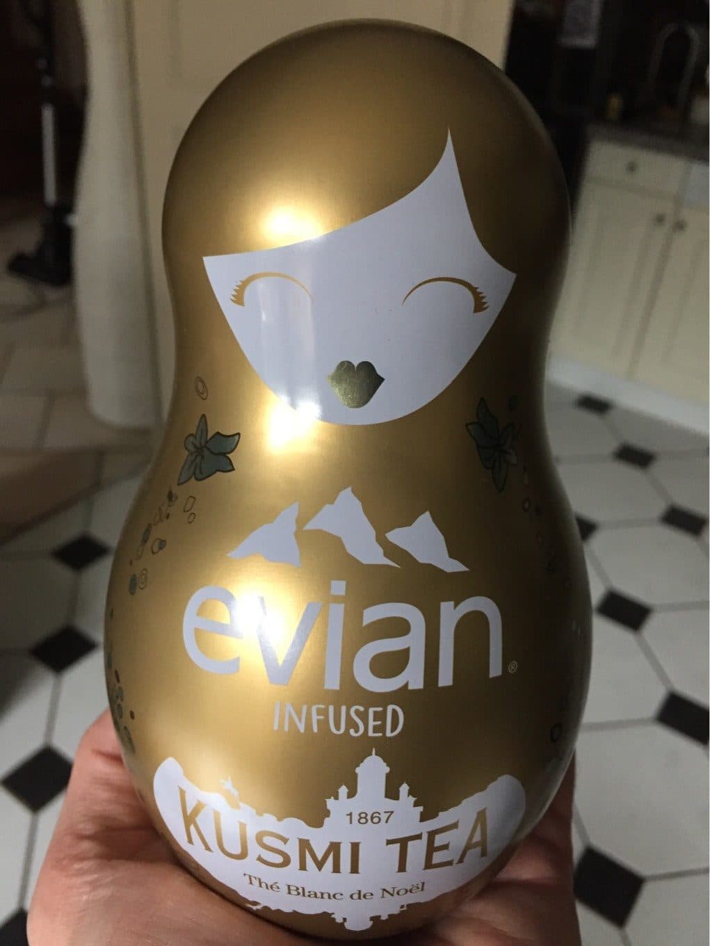 Evian / Kusmi Tea Evian Infused packshot