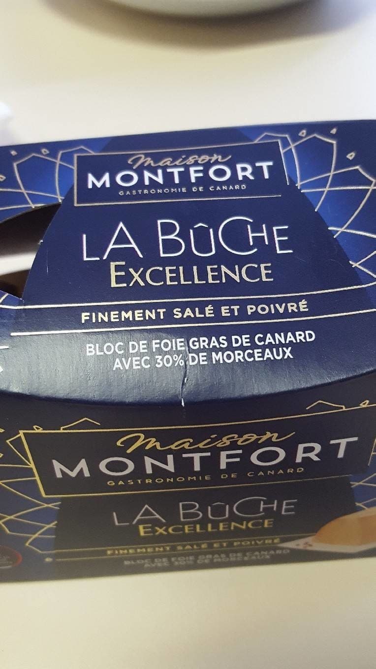 Montfort La bûche excellence packshot