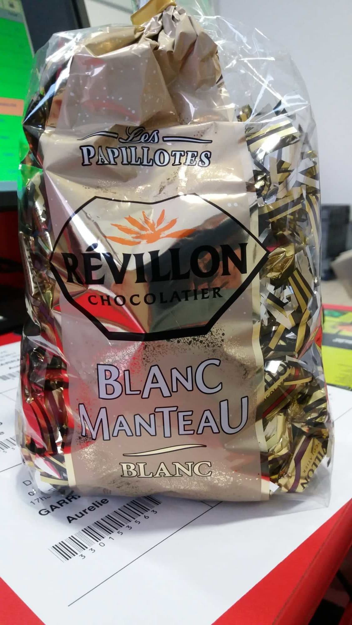 Révillon Chocolatier Papillote blanc manteau packshot