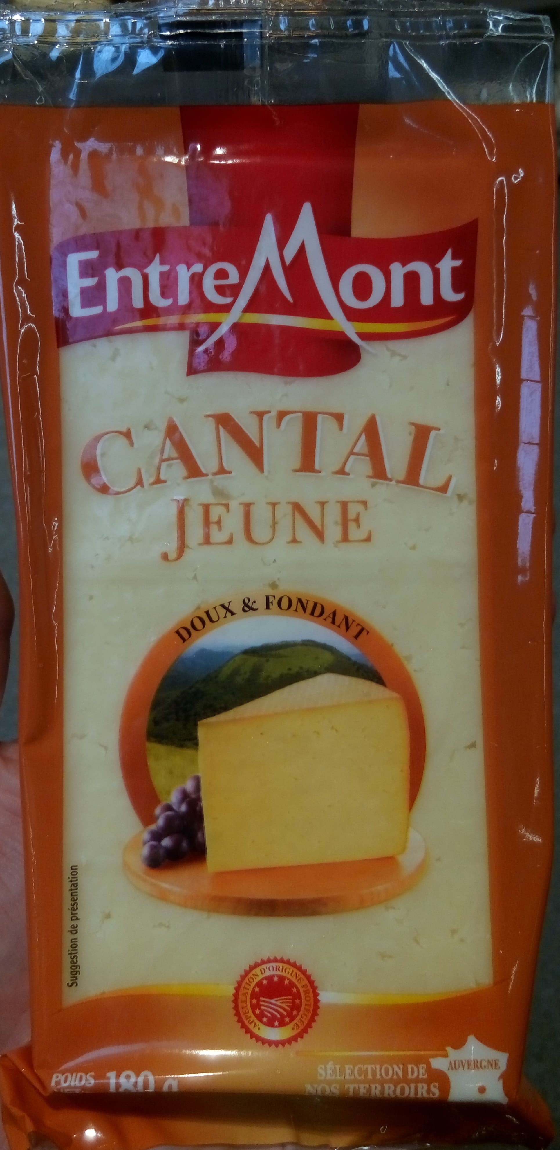 Entremont Cantal Jeune packshot