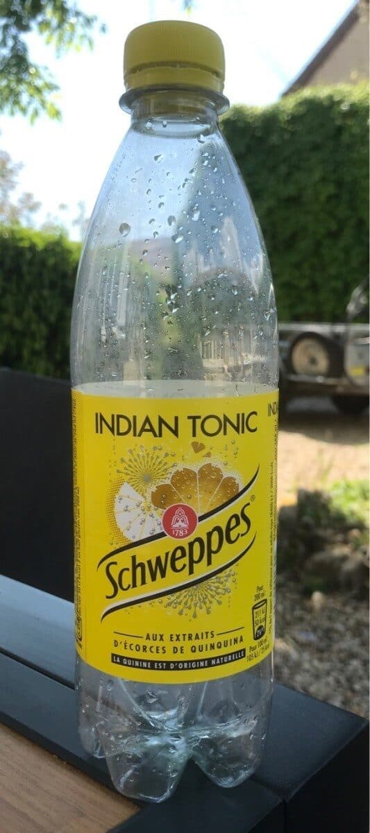 Indian Tonic Schweppes Indian Tonic packshot