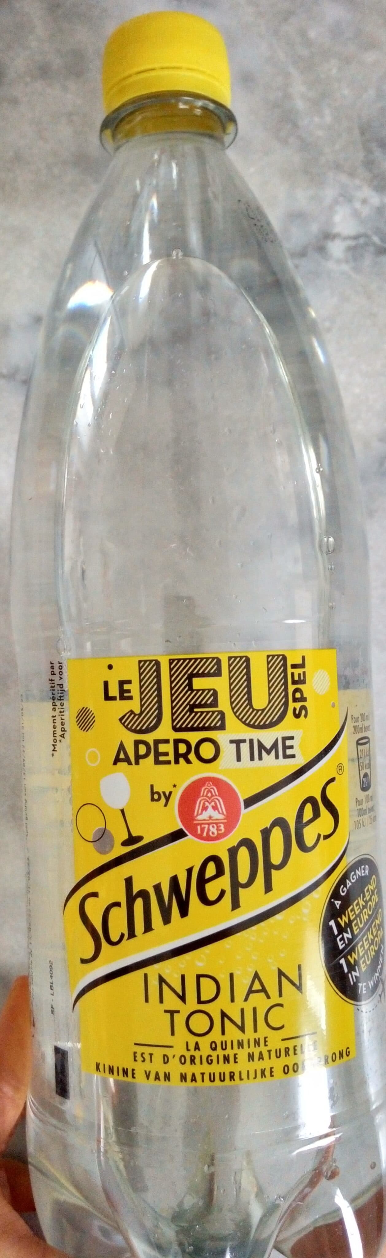 Schweppes Indian tonic - packshot