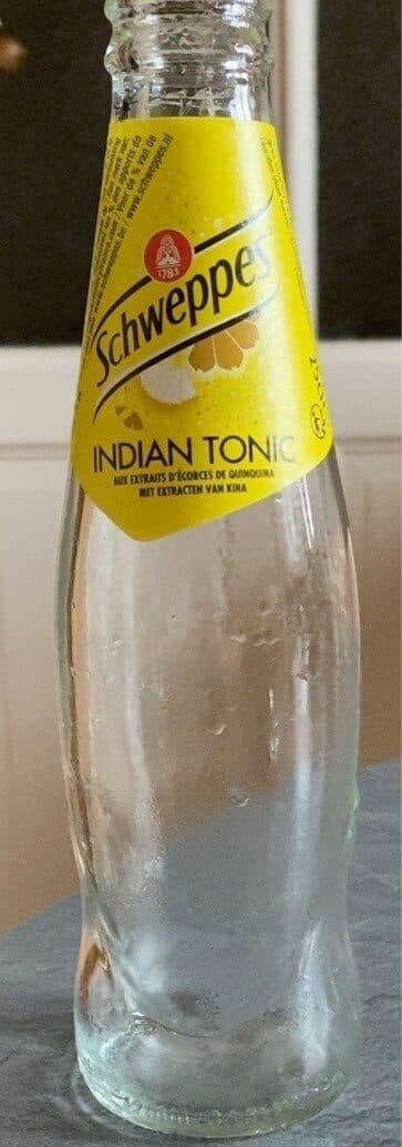 Schweppes Indian Tonic packshot