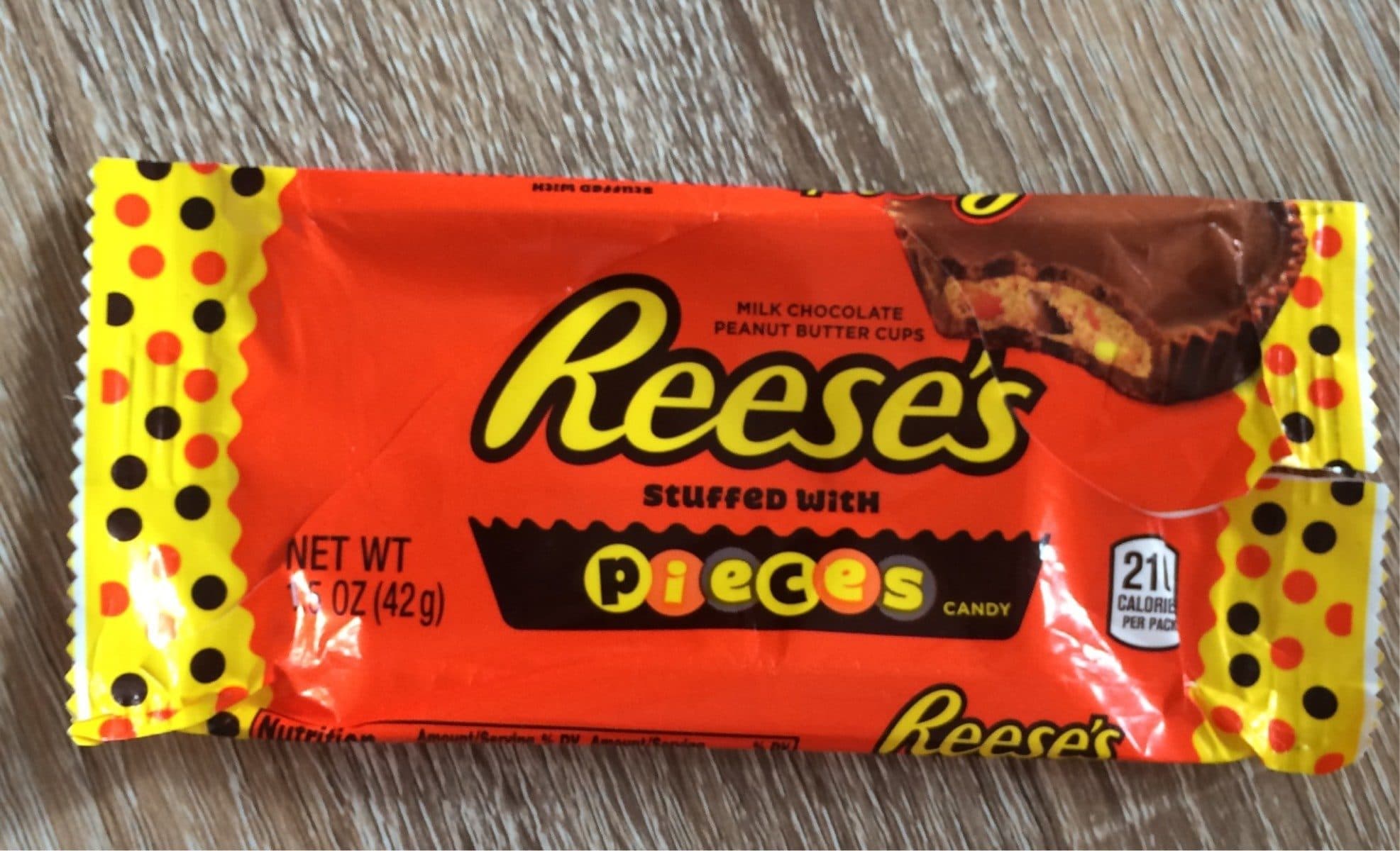 Reese's Reese's stuffed with pieces candy packshot