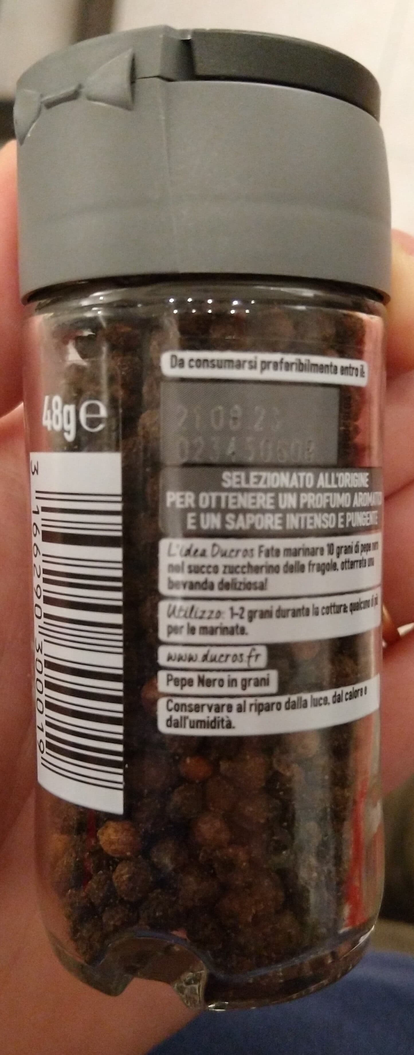 Ducros Poivre Noir En Grains packshot